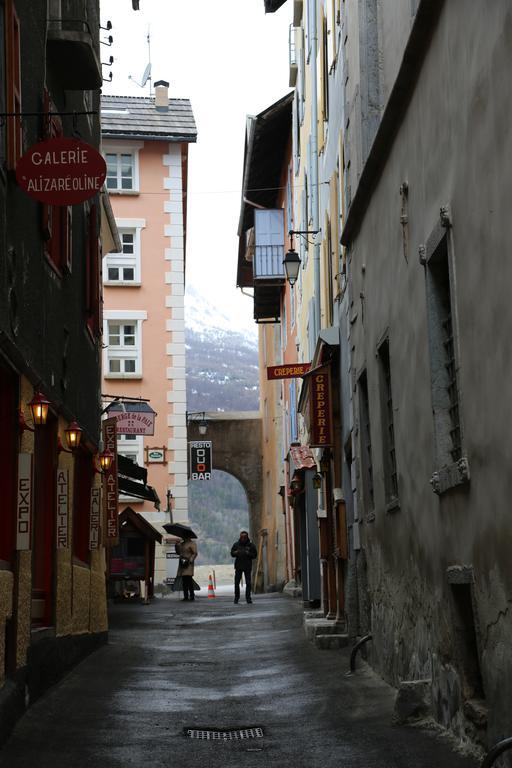 Briançon Auberge De La Paix מראה חיצוני תמונה
