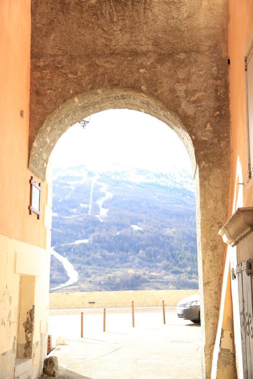 Briançon Auberge De La Paix מראה חיצוני תמונה