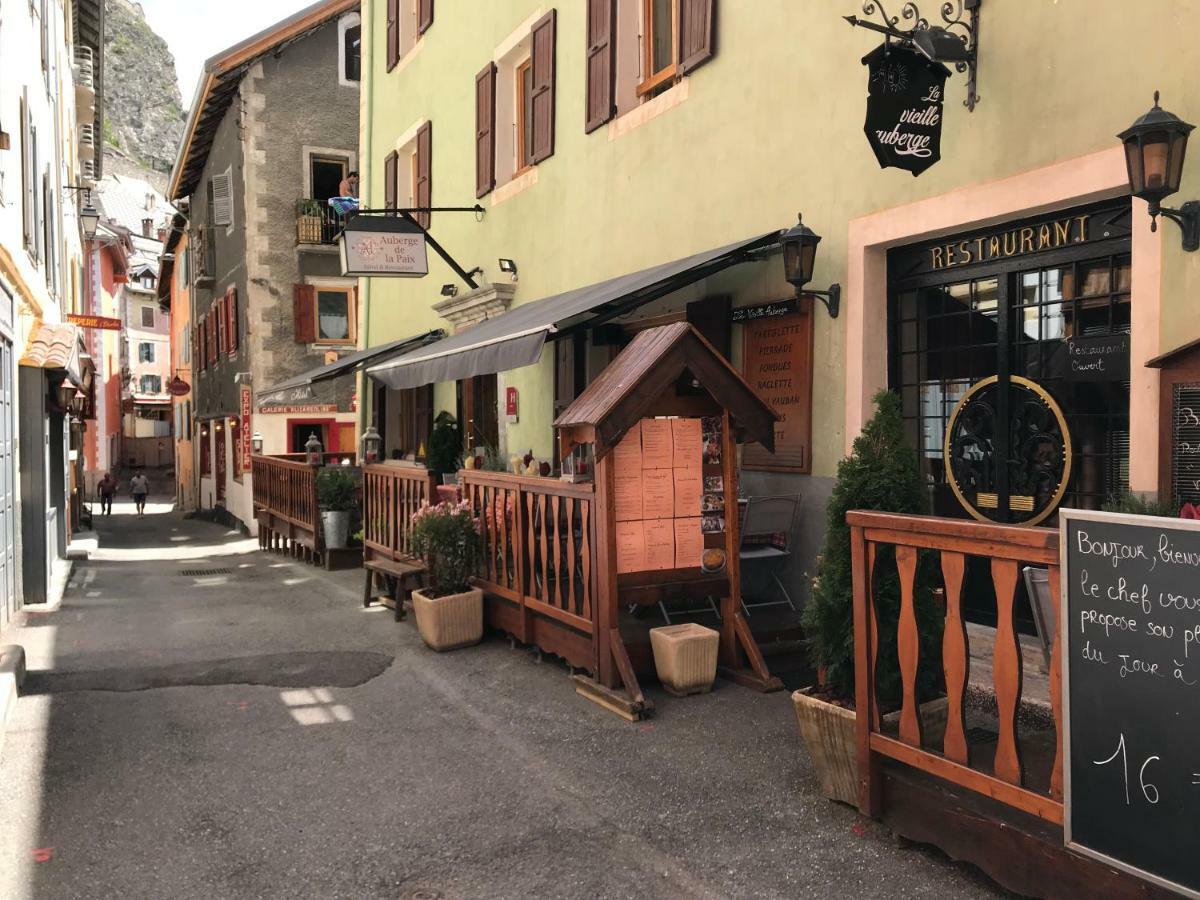Briançon Auberge De La Paix מראה חיצוני תמונה